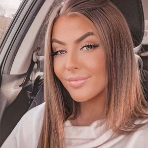 Meet your Posher, Alyssa